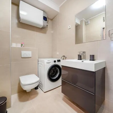 Luxury On The Main Daire Split